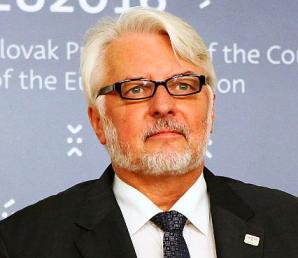 Konsulat RP w Szwecji kierowany przez Grzegorza Jagielskiego poprzez swoją niekompetencję naraził na 4-dniowy stres karmiącą matkę 1,5-miesięcznej Zuzi! Rodzina nie mogła odpłynąć promem do Polski!