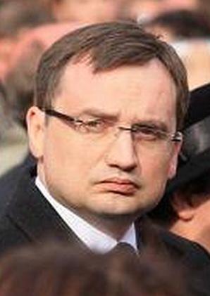 [VIDEO] Czy MSZ i Prokuratura uwzięły się na polską wdowę? Dlaczego od ponad 3 lat nie chcą pomóc Agnieszce Marcinkowskiej w odpowiedzi na koszmarne pytanie, czy to jej mąż został przywieziony ze Szwecji i leży w grobie?