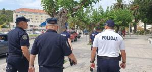 Polscy policjanci dbają o bezpieczeństwo polskich turystów na wybrzeżu Adriatyku (Chorwacja) – kolejna edycja Bezpiecznego Sezonu Turystycznego