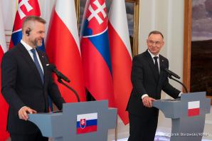 [VIDEO] O bezpieczeństwie, energetyce i inwestycjach prezydenci Polski i Słowacji w Warszawie