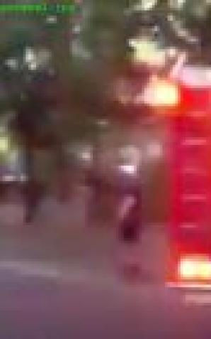 [VIDEO] Alarm bombowy w Gorzowie Wielkopolskim. Tajemniczy ładunek na przystanku autobusowym