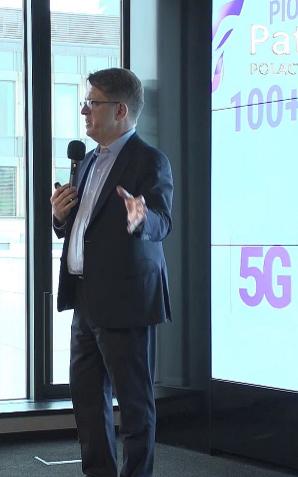 [VIDEO] Gdynia pierwszym polskim miastem z siecią 5G. To pionierskie na skalę światową wdrożenie przy wykorzystaniu takiego rozwiązania technologicznego