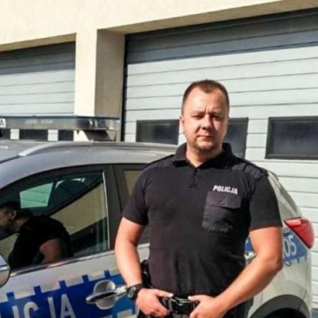 Szybka reakcja, profesjonalny ratunek. Policjant z Witnicy pomógł tonącej nastolatce