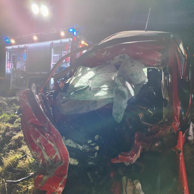 Punto kontra Scania. Kierowca nie przeżył, zginął też pies
