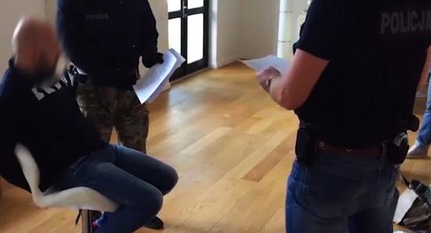 [VIDEO] Trójmiasto: Rozbita mafia mieszkaniowa. Wprowadzali właścicieli w błąd i przejmowali ich mieszkania