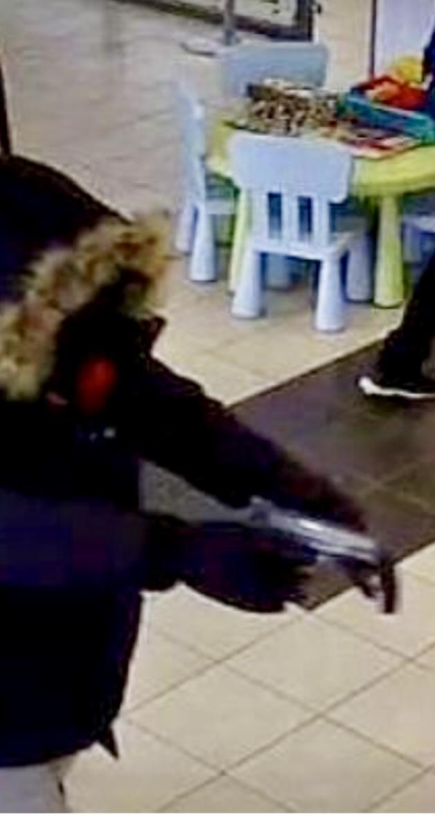 [VIDEO] Napad z bronią na bank w Katowicach! Kto rozpoznaje bandytów?