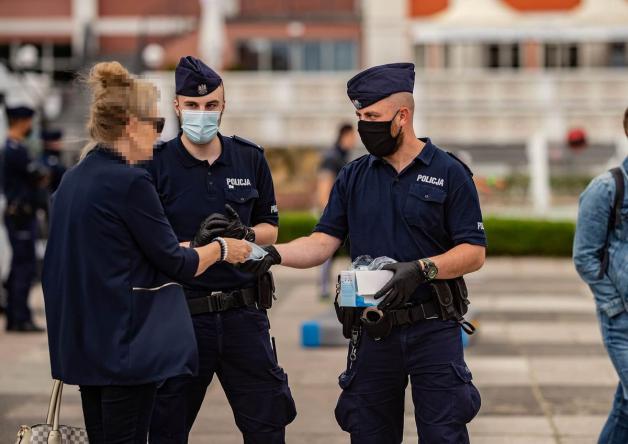 [VIDEO] Bądź #ZdrowoModny noś maseczkę, dbaj o siebie i innych – wydarzenie w Sopocie