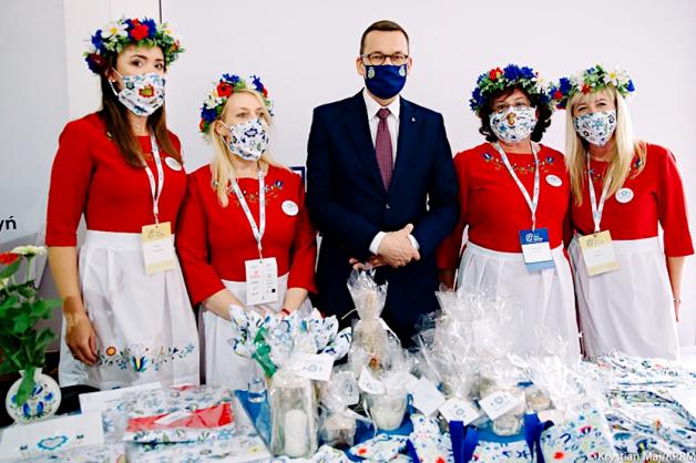 Premier podczas Forum Wizja Rozwoju: pierwsze kilka miesięcy pokazały, że potrafimy sobie radzić z problemami gospodarczymi w dobie epidemii lepiej od innych